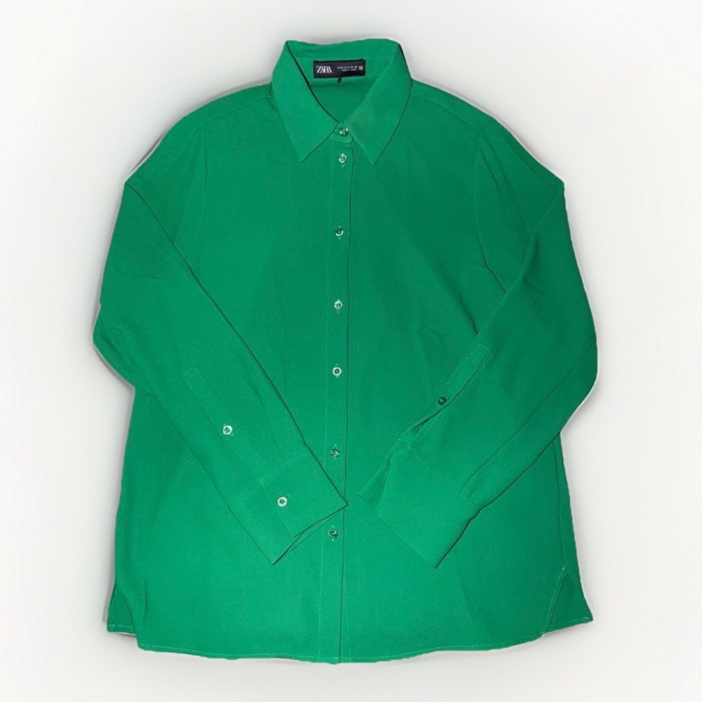 NEW Zara Green Oversized Poplin Button Down Shirt
Women’s Small